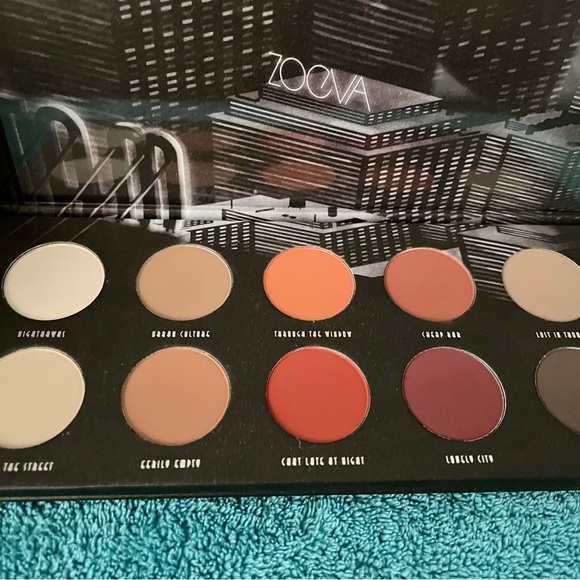 Zoeva Eyeshadow Palette - Picture 2 of 3
